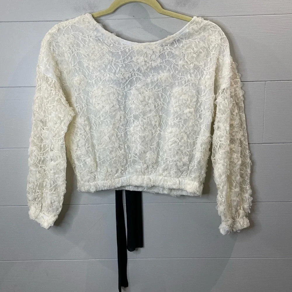Zara | Elegant White Lace Women's Top With Tie Size Small